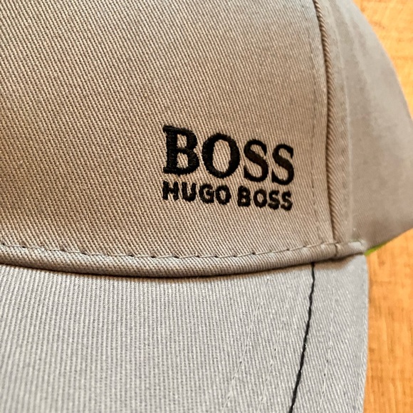 Hugo Boss Gray Cap - Picture 7 of 10